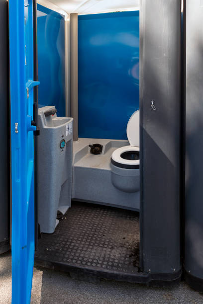 Best Portable toilet rental cost  in Walcott, IA